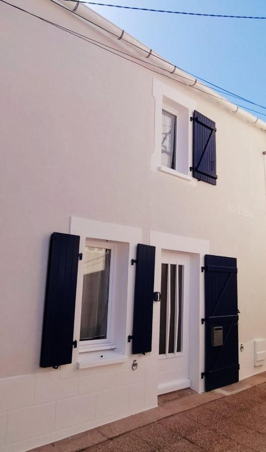 Maison De Pecheur Renovee Avec Cour Proche Du Port เลส์ซาบล์-โดล็อนน์ ภายนอก รูปภาพ