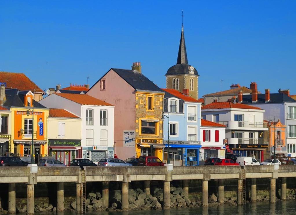 Maison De Pecheur Renovee Avec Cour Proche Du Port เลส์ซาบล์-โดล็อนน์ ภายนอก รูปภาพ